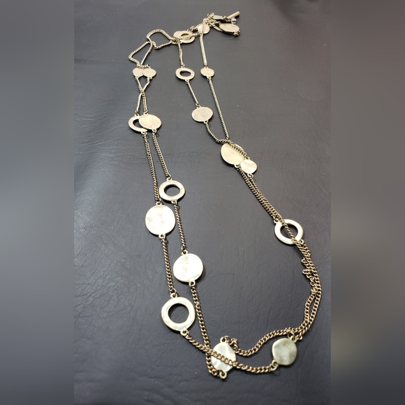 42 Piece Vintage to Modern Gold Tone Jewelry Lot - some branded - Picture 15 of 16